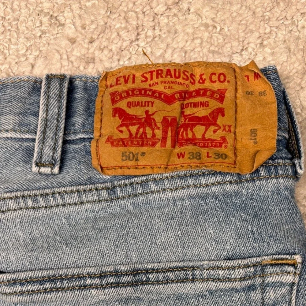 Levi's 501‎ Original Fit Jeans Men 38x30 Light Wash Blue Button Fly Straight Leg